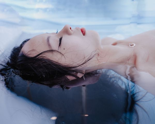Découvrez comment intégrer la cryothérapie dans votre routine bien-être pour soulager les inflammations