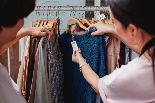 Guide Ultime : Concevez Vos Vêtements Stylés à Petit Prix