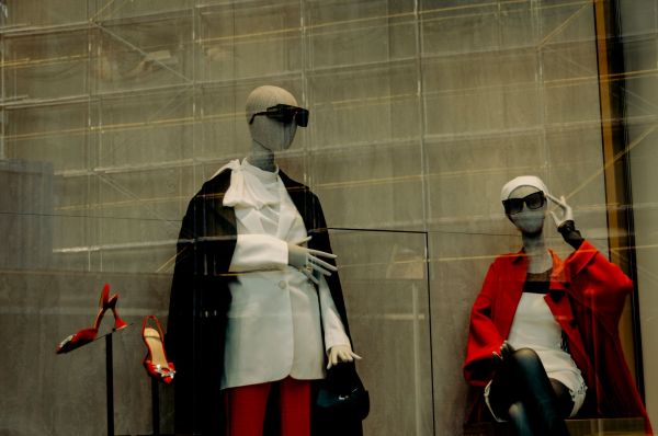 Les 10 créateurs incontournables de haute couture à découvrir absolument